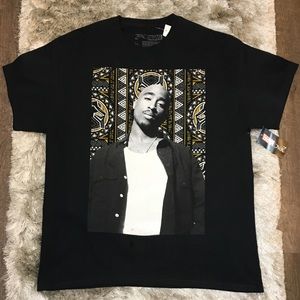 Men’s Large Tupac/Marvel T-shirt